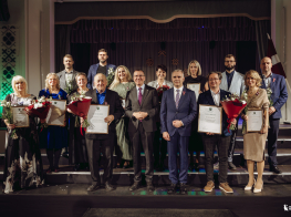 Cilvēku grupas kopbilde