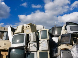 Nolietotas elektrotehnikas kaudze