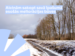 Dabas skats ar kokiem un grāvi ziemā, virsū teksta un elementu grafika