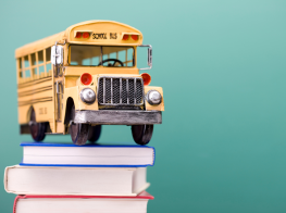 Autobuss uz grāmatu kaudzes